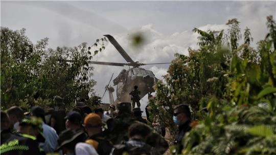 Kolumbiens Polizei hat nahe der Grenze zu Ecuador mehr als eine Tonne Kokain in einem Drogenlabor beschlagnahmt. (Archivbild)