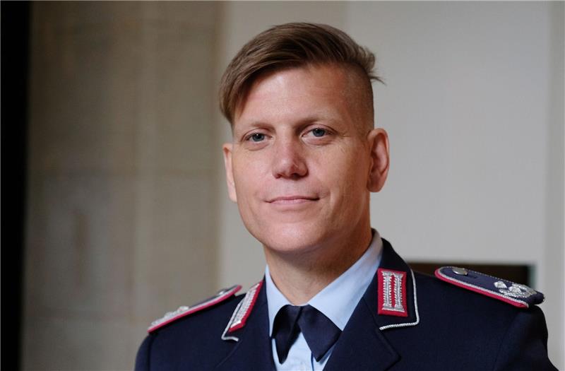 Kommandeurin kämpft für sexuelle Selbstbestimmung Kommandeurin der Bundeswehr Anastasia Biefang kämpft vor dem Bundesverfassungsgericht für das Recht auf sexuelle Selbstbestimmung.