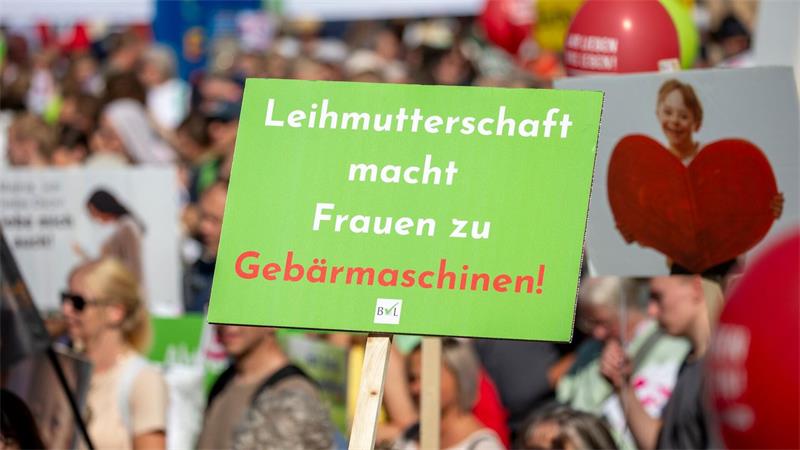 Leihmutterschaft: Ein ethisches Dilemma Kommerzialisierung des Kinderkriegens ist für viele Gegnerinnen und Gegner der Leihmutterschaft ein wichtiger Punkt. (Archivbild)
