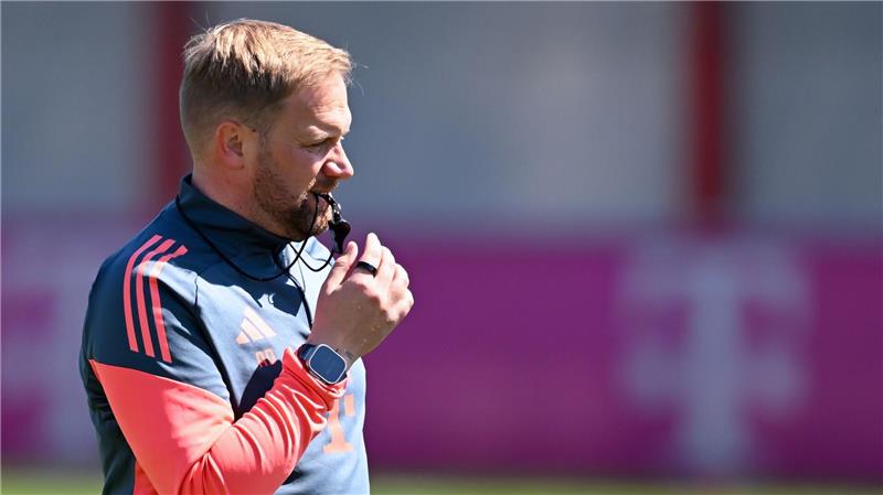 Kompany-Vertreter Danks gab energische Kommandos beim Abschlusstraining.