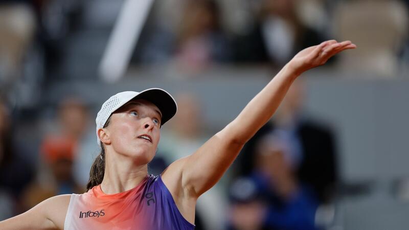 Swiatek besiegt Osaka im Zweitrunden-Krimi der French Open Konnte ein frühes Aus in Paris verhindern: Iga Swiatek.