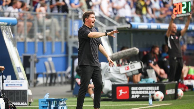 HSV atmet auf: Erster Bundesliga-Sieg seit dem Aufstieg Konnte endlich den ersten Bundesliga-Sieg seiner Mannschaft beklatschen: HSV-Trainer Merlin Polzin.