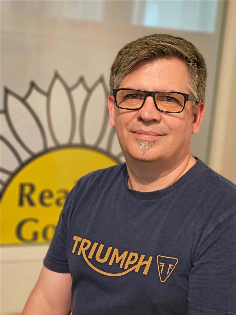 Letzter Schultag für die Langzeit-Rektorin Jutta Schober Konrektor Simon Franke hat immer auch Zeit für Klönschnack gehabt. Foto: Privat