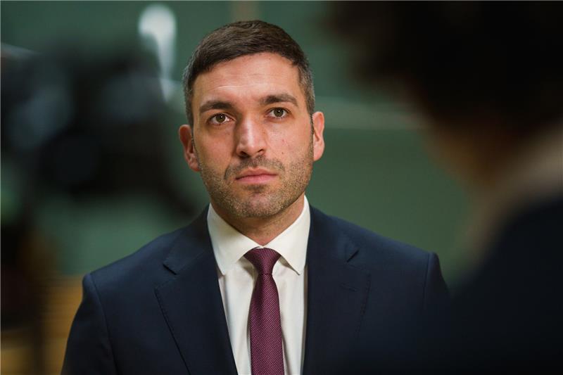 Konstantin Kuhle: „Aus Solidarität muss planvolles Handeln werden“ Konstantin Kuhle ist seit Dezember 2021 stellvertretender Fraktionsvorsitzender der FDP im Deutschen Bundestag. Foto: Tjark Thönßen/FDP