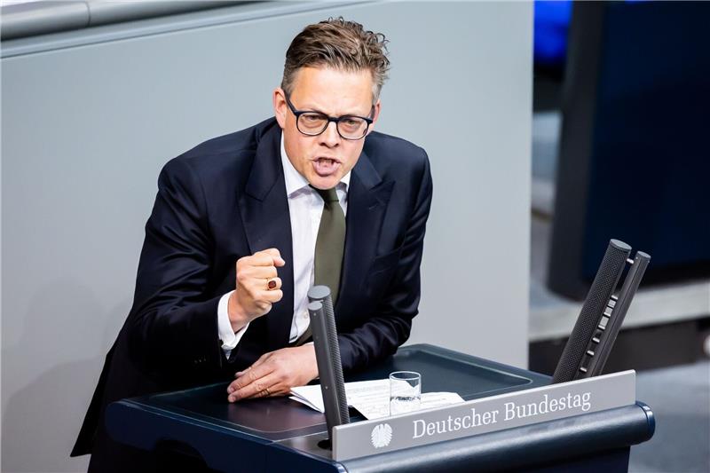 Von Notz pocht auf Information zu Pipeline-Explosionen Konstantin von Notz (Grüne) ist der Vorsitzende des Parlamentarischen Kontrollgremiums zu den Nord-Stream-Explosionen.
