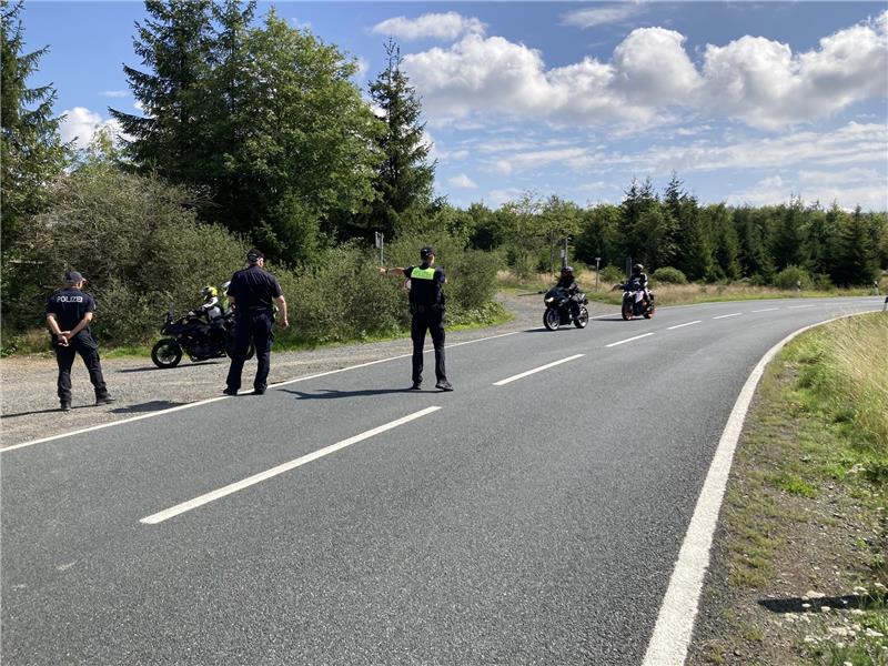 E-Scooter gestohlen, Unfallflucht, Kontrollen im Oberharz Kontrollstelle Parkplatz Dammhaus an der Bundesstraße 498. Foto: Polizei
