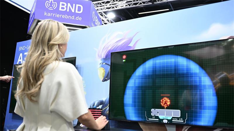Konzentriert sein, Muster erkennen und schnell reagieren: Das ist wichtig bei dem BND-Game, das auf der Gamescom vorgestellt wurde.