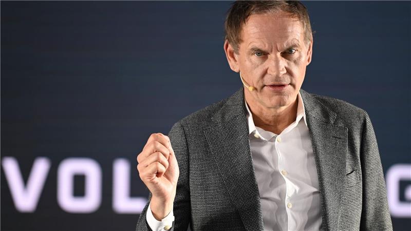 Konzernchef Blume sieht auch in der Rüstungsproduktion Chancen für VW.