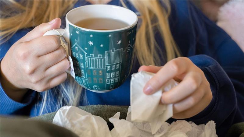 Deutsche bleiben ihrer Liebe zum Tee treu Kräuter- und Früchtetees werden in Deutschland dem Tee Report zufolge zu 85 Prozent in Teebeuteln gekauft. (Archivbild)