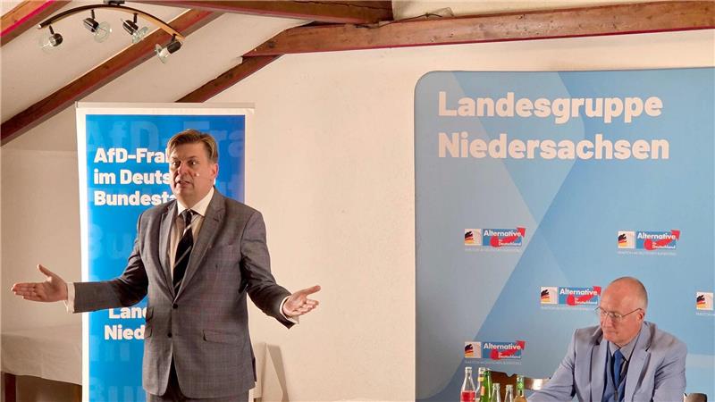 Krah sprach laut Polizei vor rund 100 Menschen.