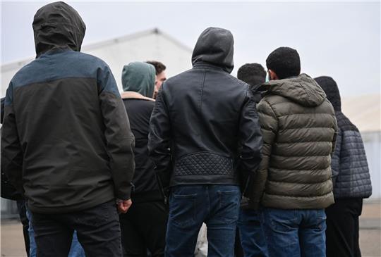 Kriegsflüchtlinge aus Syrien auf einer Gelände einer Flüchtlingsunterkunft.