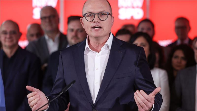 Ministerin Paul tritt zurück – Wüst setzt auf Neuanfang Krise im schwarz-grünen Kabinett - ein gefundenes Fressen für den designierten SPD-Spitzenkandidaten für die Landtagswahl, Jochen Ott.