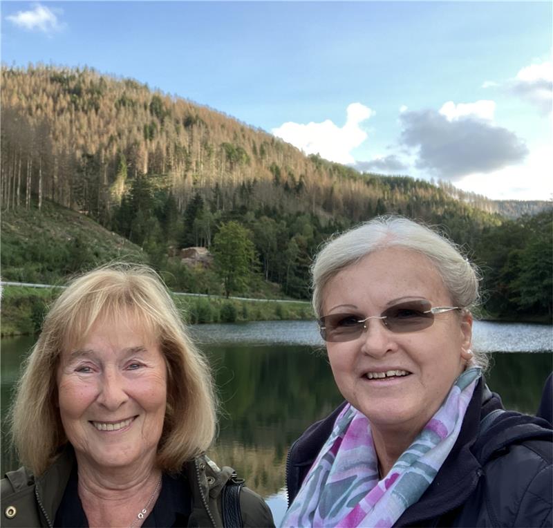 Kristine Haslauer (li.) und Gudrun Bremer sind Freundinnen seit Kindertagen – ein Geschenk fürs Leben.  Foto: Privat