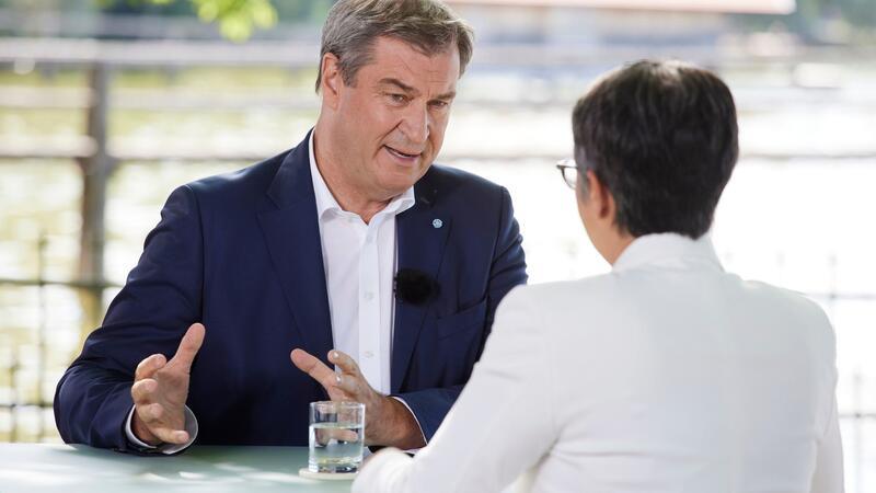 Kritik an seinen vielen Aktivitäten auf Social Media lässt Markus Söder nicht gelten. Er sieht darin eine Notwendigkeit, um auch die Menschen zu erreichen, die sich sonst von der Politik nicht angesprochen fühlen. (Foto: Handout)
