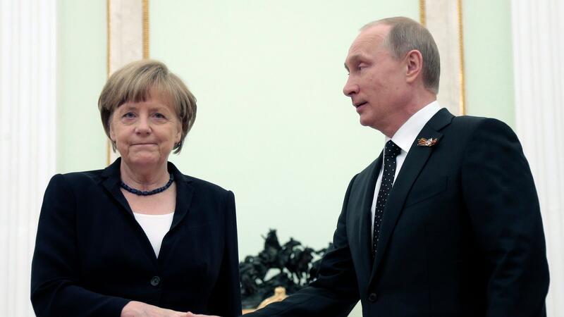 Kritiker werfen Merkel einen naiven Umgang mit dem russischen Präsidenten Wladimir Putin vor. (Archivbild)