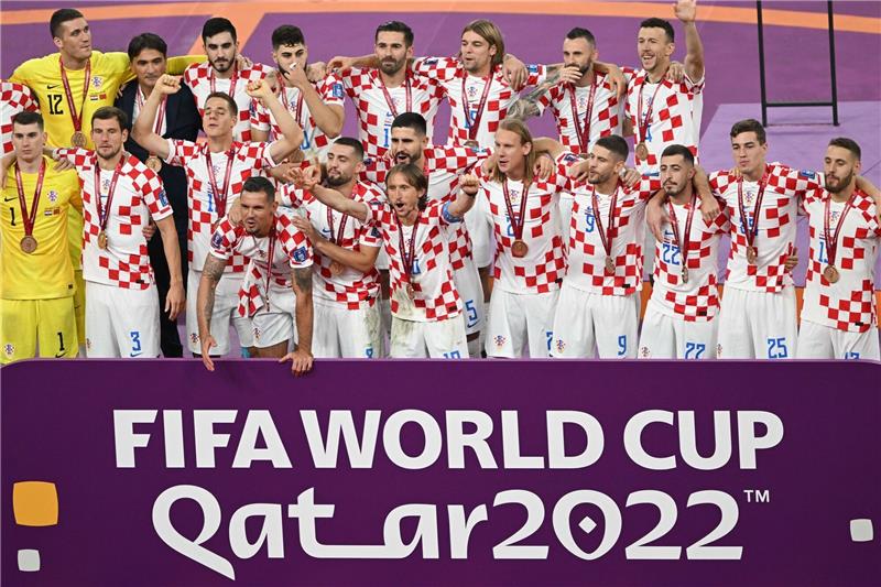 Dritte WM-Medaille seit 1998: Kroatien schlägt Marokko Kroatiens Fußballer feiern die dritte WM-Medaille seit 1998.