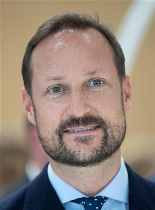 Kronprinz Haakon fuhr mit dem Rad zur Arbeit.
