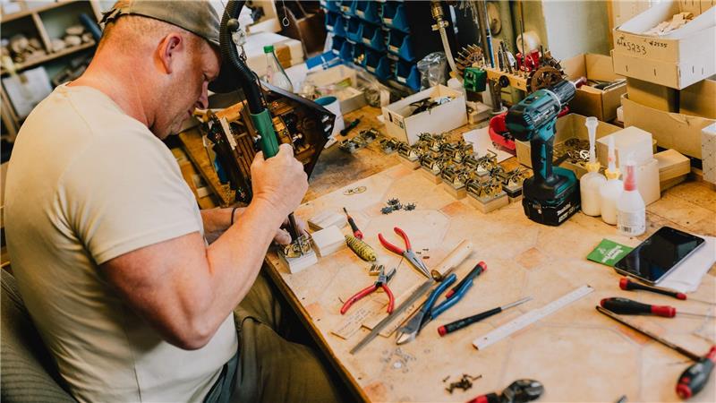 Schwarzwälder wollen Kuckucksuhr als Kulturerbe schützen Kuckucksuhren gelten als ein Symbol des Schwarzwalds.