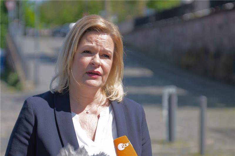 Kündigte bereits wegen der vielen illegalen Einreisen eine stärkere Schleierfahndung an den Grenzen zu Polen und Tschechien an: Nancy Faeser.