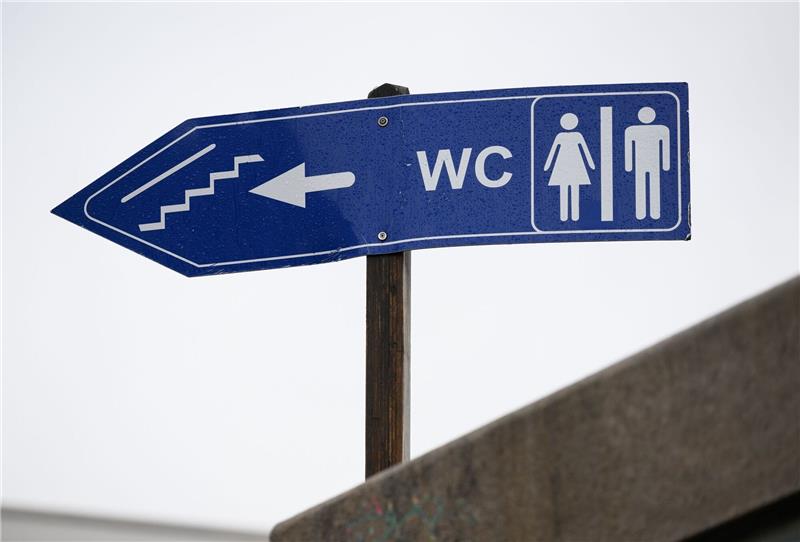 Amsterdam erhöht Toiletten-Angebot nach Protest von Frauen Künftig wird es in Amsterdam mehr öffentliche Toilettenangebote für Frauen geben.