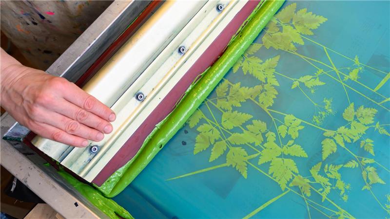 Botanik trifft Handwerk: Die neue Sehnsucht nach Naturkunst Künstlerinnen wie Susan Krieger stellen Formen und Strukturen von Pflanzen in den Mittelpunkt.