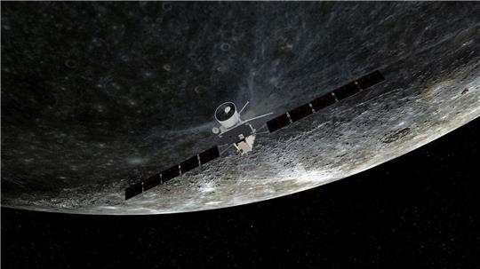 Künstlerische Darstellung des Vorbeiflugs von «BepiColombo» am Merkur.