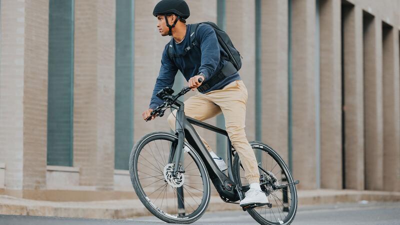 Bosch bringt Künstliche Intelligenz ins E-Bike Künstliche Intelligenz kann bei E-Bikes dafür sorgen, dass man mit einem gewünschten Akku-Stand am Ziel ankommt