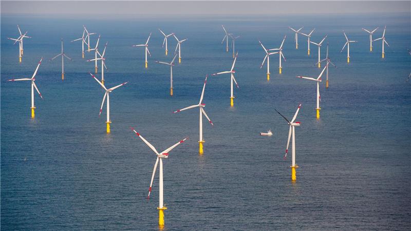 Küsten-Landkreise fordern Gewerbesteuern von Offshore-Windparks. (Archivbild)