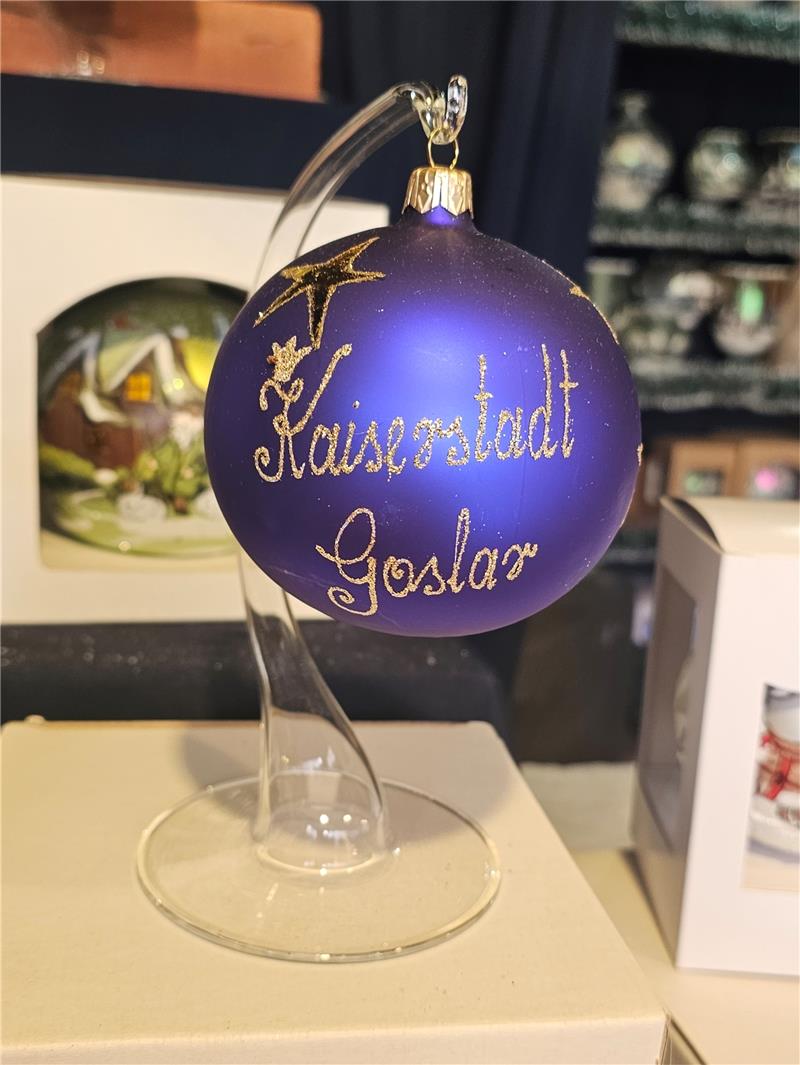 Goslar: Ein Weihnachtsmarkt der besonderen Unikate Kugel mit Goslar-Schriftzug. Foto: Sowa