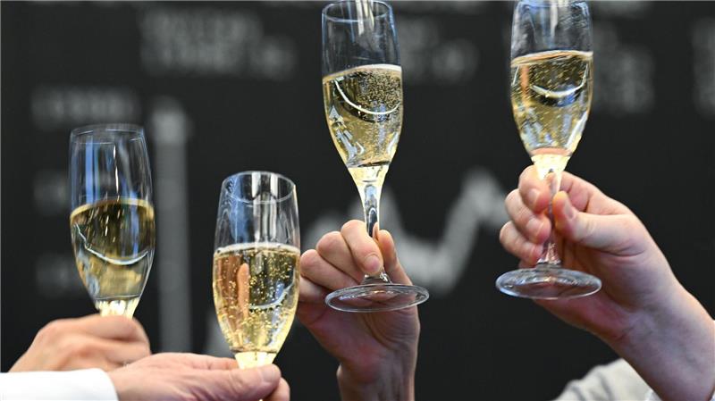 Kursgewinne bei Aktien und Fonds haben vielen Menschen reicher gemacht. (Symbolbild)