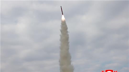 Vor Trumps Südkorea-Besuch: Nordkorea testet Raketen Kurz vor dem Trump-Besuch in Südkorea testet Nordkorea mehrere Marschflugkörper.