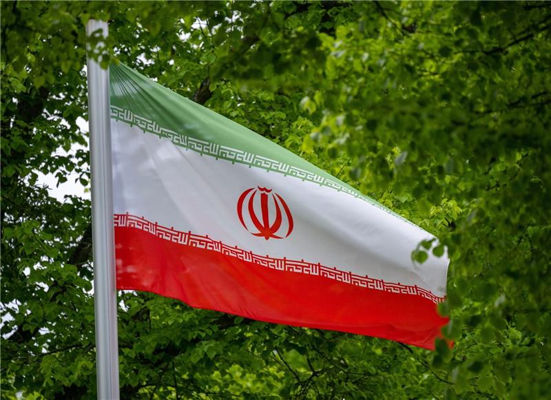 Iran: Protestführer festgenommen und Panzer verlegt Kurz vor dem Jahrestag des Protestbeginns ist die Lage im Iran angespannt.