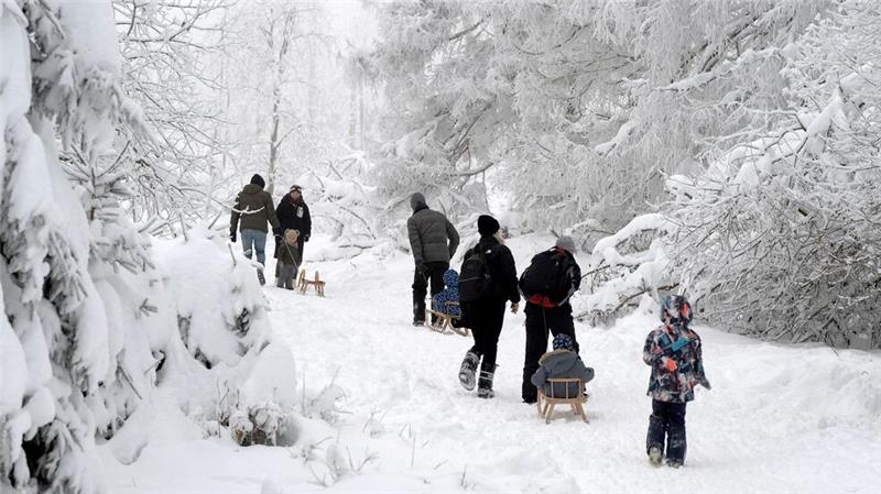 Kurzentschlossene, die über die Weihnachtstage oder Silvester verreisen wollen, haben in Niedersachsens Urlaubsregionen noch Chancen, eine Unterkunft zu finden. (Archivbild)