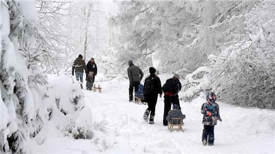 Kurzentschlossene, die über die Weihnachtstage oder Silvester verreisen wollen, haben in Niedersachsens Urlaubsregionen noch Chancen, eine Unterkunft zu finden. (Archivbild)