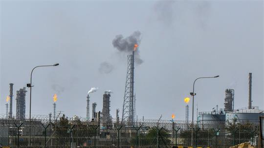 Kuwaits Staatsagentur Kuna hat iranische Angriffe auf einen „bedeutenden“ Standort des Ölsektors gemeldet - ohne dabei genauere Details zu nennen. (Symbolbild) 