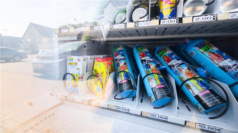 Lachgas-Verbot für Jugendliche auf dem Weg Lachgas soll nicht mehr einfach in Automaten zu kaufen sein. (Archivbild)