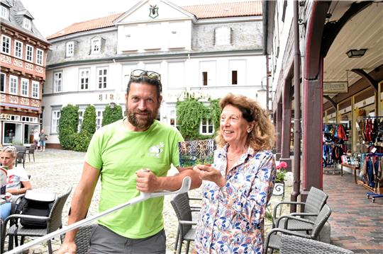Lädiert aber zufrieden: Treffen mit Gertrude Endejan-Gremse.