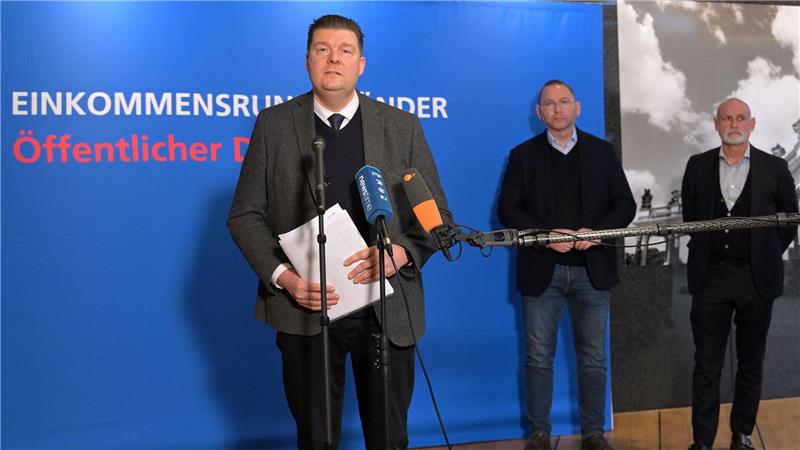Länder-Verhandlungsführer Andreas Dressel hält den Tarifabschluss für vertretbar.