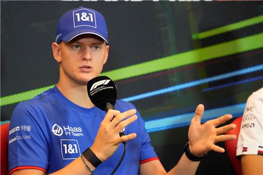 Lässt sich von den anhaltenden Spekulationen um seine noch immer ungeklärte Zukunft nicht ablenken: Mick Schumacher.