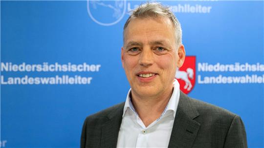 Landeswahlleiter Steinmetz schreibt, sein Vorschlag zur Wahlkreisreform sei parteipolitisch neutral. (Archivbild)