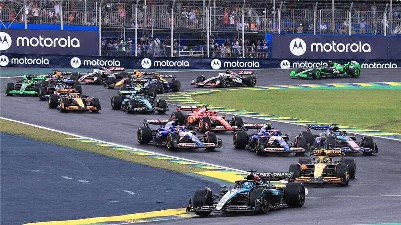 Lando Norris kann einmal mehr seine Pole nicht verteidigen auf den ersten Metern.