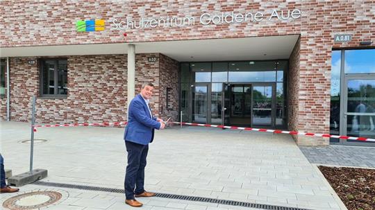 Landrat Dr. Alexander Saipa bei der Einweihung des Schulzentrums Goldene Aue am 31. Mai 2024.