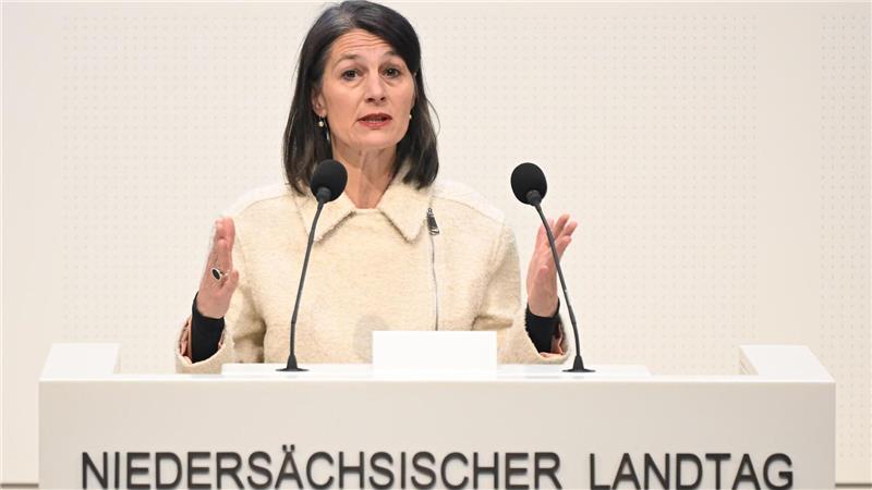 Landwirtschaftsministerin Staudte warnt vor Risiken einer gelockerten Kennzeichnungspflicht für gentechnisch veränderte Lebensmittel. (Archivbild)
