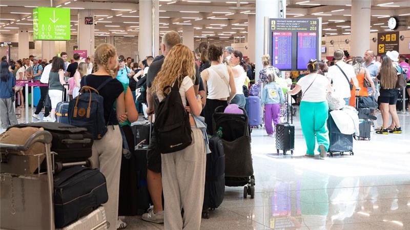 Lange Warteschlangen will man künftig auf dem Flughafen von Palma auf Mallorca verhindern. (Foto Archiv)