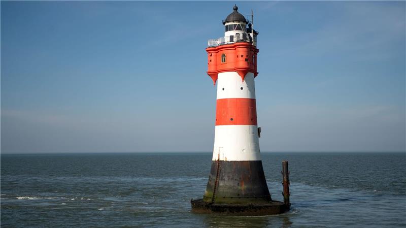 Weltkulturerbe statt Umzug? Hoffnung für „Roter Sand“ Lange Zeit stand der Leuchtturm „Roter Sand“ in der Nordsee. Bald soll er nun auf das Festland ziehen. (Archivfoto)