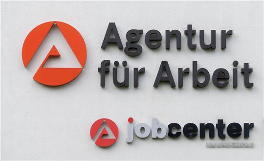 Langzeitarbeitslose bekommen künftig vom Jobcenter Bürgergeld statt Hartz IV. Foto: dpa