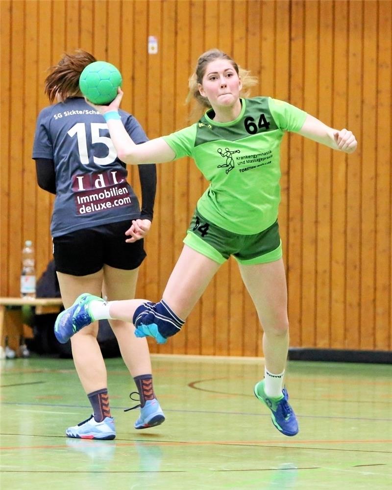Lara Müller trägt sieben Treffer zum 31:25-Erfolg der HSG Langelsheim/Astfeld bei Sportfreunde Söhre bei. Foto: Neuendorf