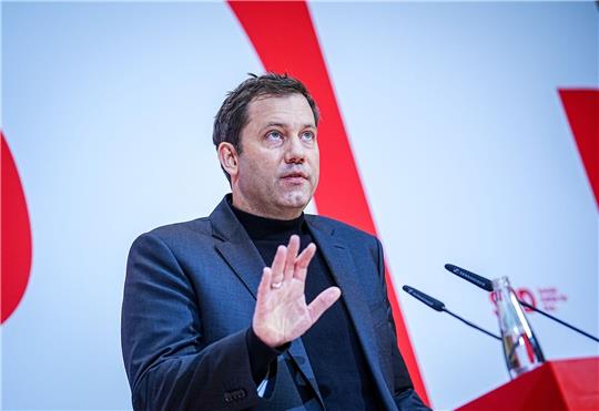 Lars Klingbeil an die Adresse von FDP und Grünen: «Nicht auseinander dividieren».