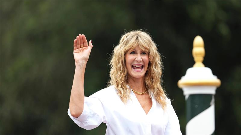 Filmfestspiele in Venedig eröffnet - Ehrenpreis für Herzog Laura Dern spielt im Wettbewerbsfilm „Jay Kelly“ mit.