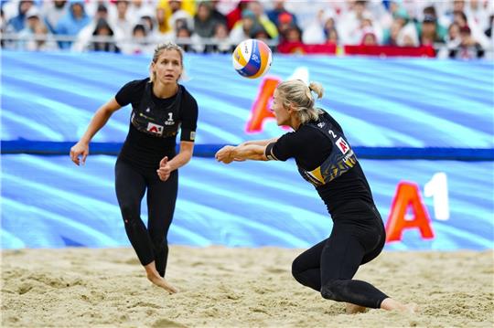 Laura Ludwig (l) und Louisa Lippmann haben das EM-Finale verpasst.